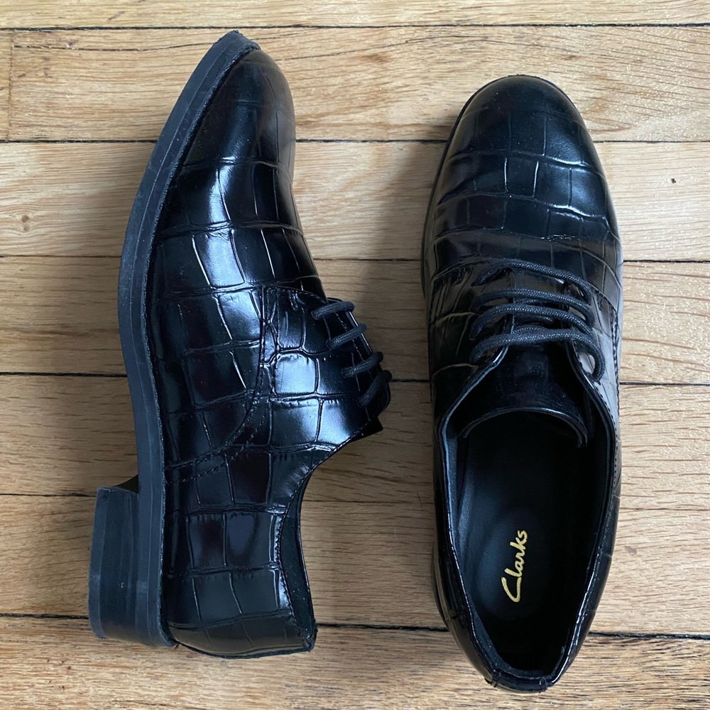 Clarks Ria Derby Leather - Like NEW!